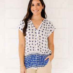 Roller Rabbit Blue & White Floral Viscose Blouse - XS (Generous Fit)